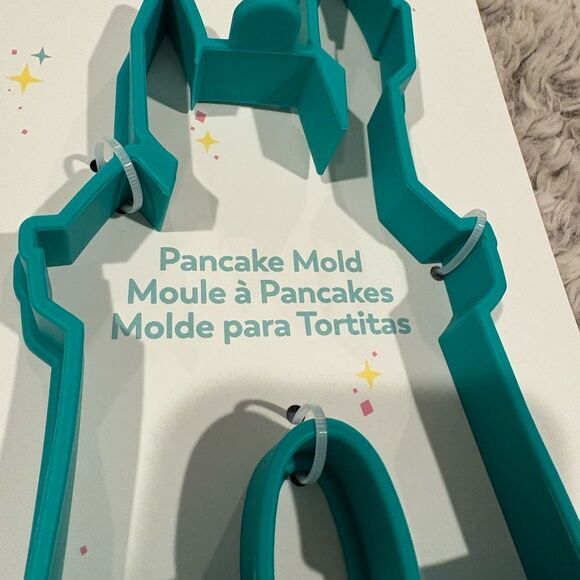 Disney Pancake Mold Set - Purple and Green - Picture 5 of 6